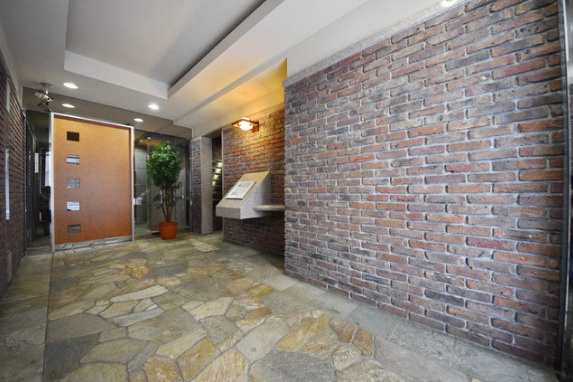 アルエット台東のロビー