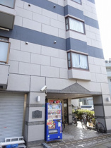 毎日通るエントランスはこのようになっています