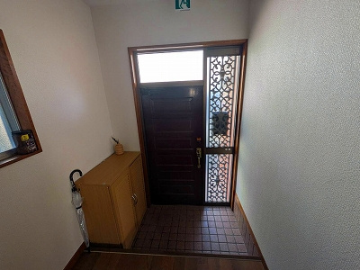 上高田1丁目戸建の玄関