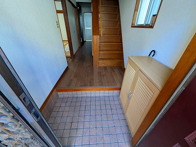 上高田1丁目戸建の玄関