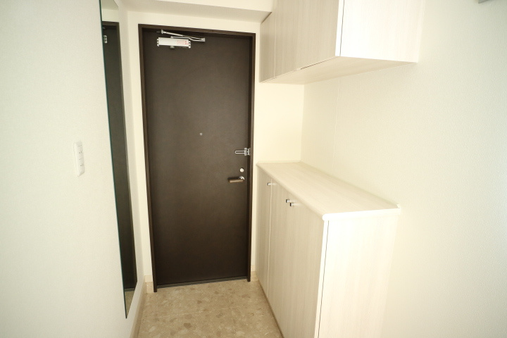 ミレニアムガーデンコートの玄関