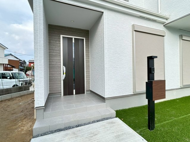 グラファーレ　一宮市西大海道3期　全4区画分譲の玄関|破られにくい2ロックでピッキング対策に有効。シリンダー自体が不正開錠しにくい構造になっています。