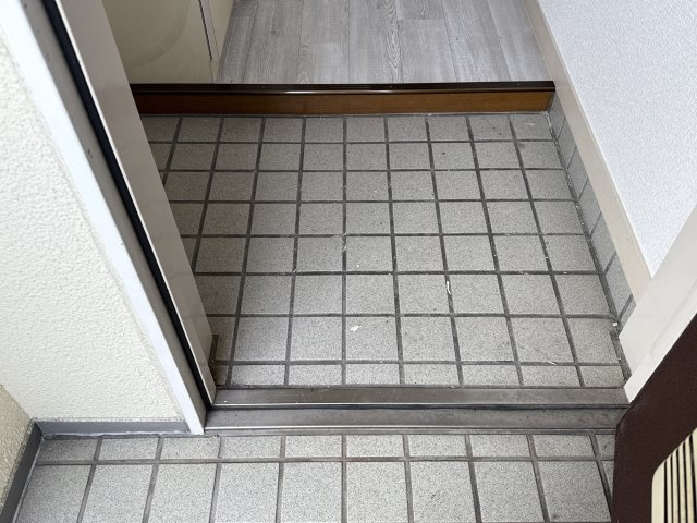 ファミール２１の玄関