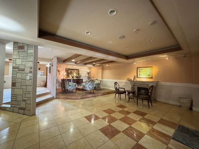 ウィッシュ・スクエア・イーストのその他