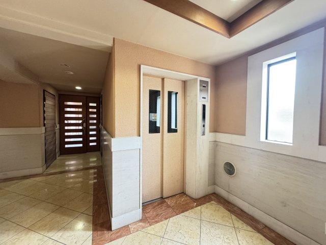 ウィッシュ・スクエア・イーストのロビー