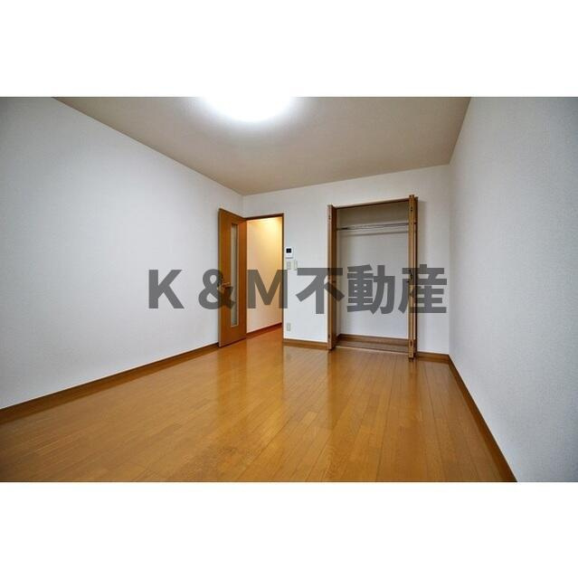 アンプルール　フェール　豊四季Ⅱの居間・リビング|こちらのリビングで趣味の時間をお楽しみください