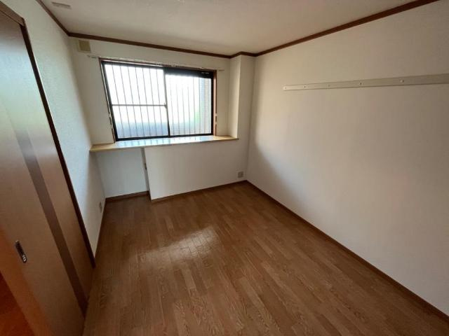 サン・リバー東原の内装|洋室