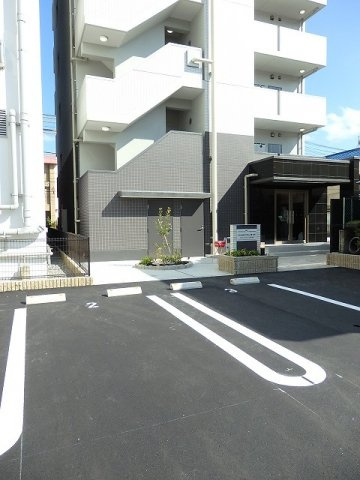 ７ｔｈ　ＦＬＡＧ　己斐本町の駐車場|駐車場完備です