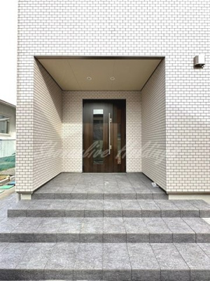 【エントランス】 | ヴァイセヴェレ鎌倉 | 綺麗に管理されたエントランス