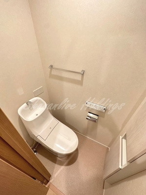 【トイレ】 | ヴァイセヴェレ鎌倉 | 温水洗浄便座付きトイレ