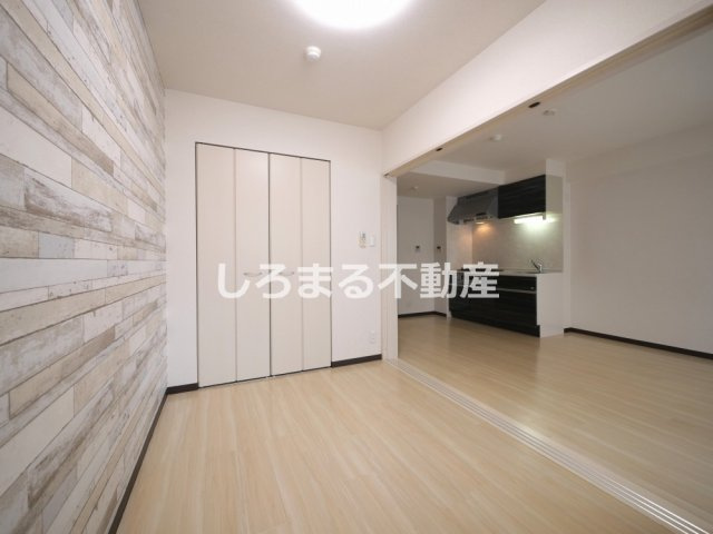 レクシア千代崎の洋室