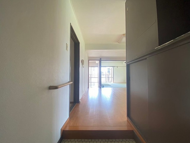 【玄関】 | 福岡リバーキャッスル | 入居前の写真です。