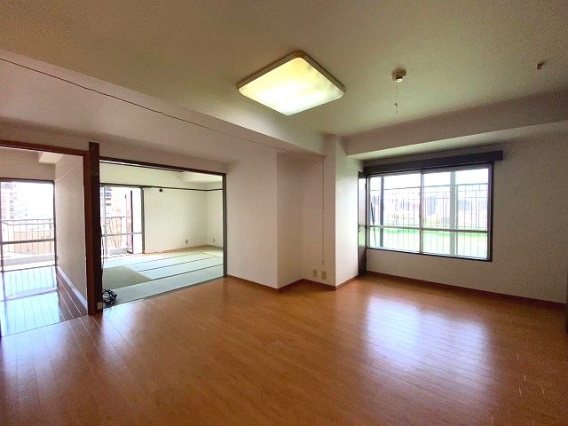 【居間・リビング】 | 福岡リバーキャッスル | 入居前の写真です。