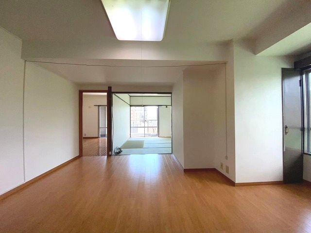 【居間・リビング】 | 福岡リバーキャッスル | 入居前の写真です。