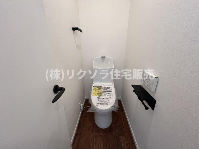 交北1丁目　中古一戸建てのトイレ|温水洗浄便座付き
■物件内覧・資金計画相談・住宅ローン相談、リフォーム相談、お問合せ受付中■
※当日・翌日のご内覧、ご相談はお電話でのお問合せがスムーズです！