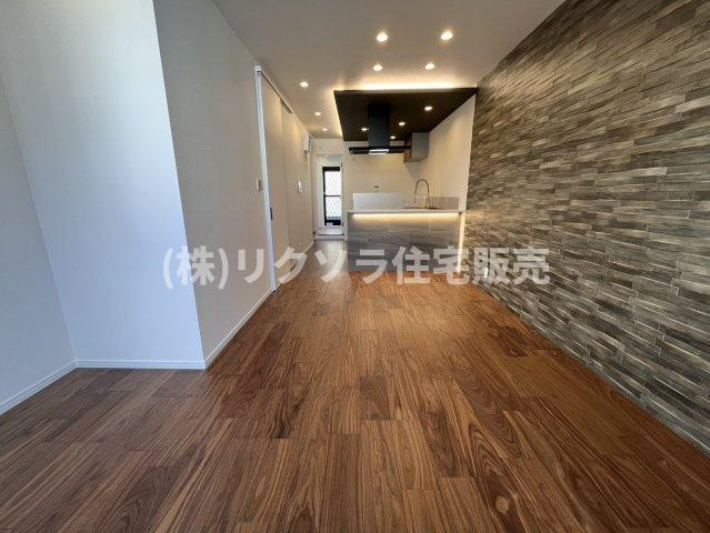 交北1丁目　中古一戸建ての居間・リビング|LDK　14.0帖
■物件内覧・資金計画相談・住宅ローン相談、リフォーム相談、お問合せ受付中■
※当日・翌日のご内覧、ご相談はお電話でのお問合せがスムーズです！