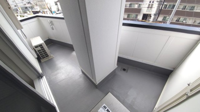 【バルコニー】 | アウラ新大阪 | 暖かな日差しのふりそそぐバルコニー