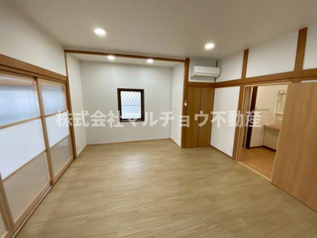 南紀の台一戸建の洋室|落ち着いた色調の洋室です