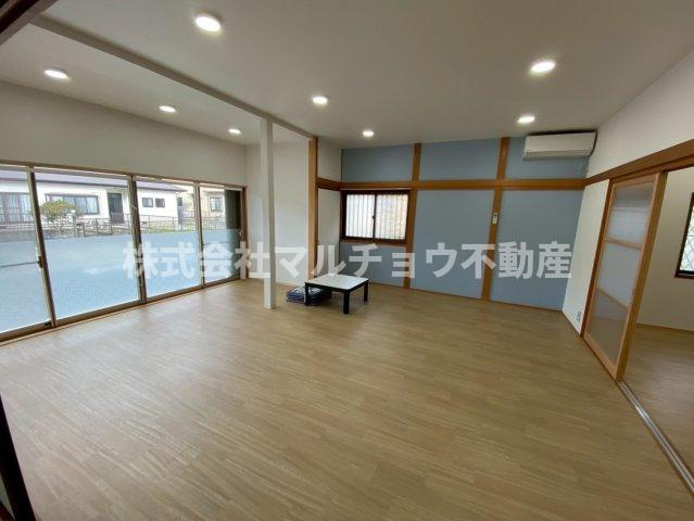 南紀の台一戸建の洋室|明るい洋室です