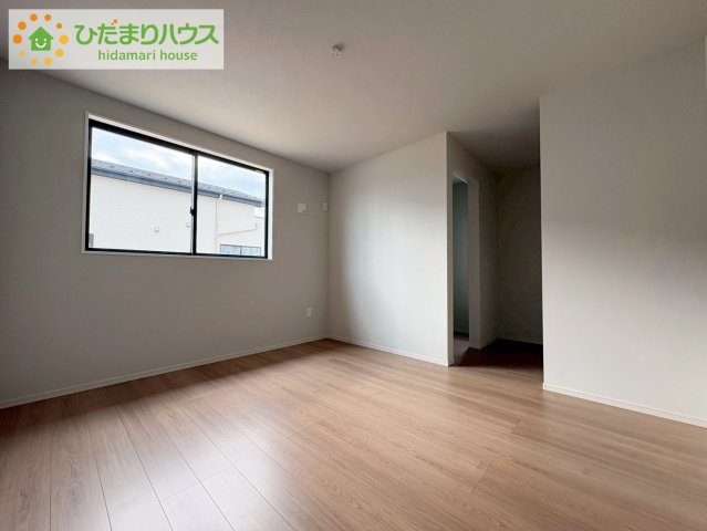 日立市東金沢町9期　新築戸建　2号棟の寝室|広めの主寝室は、ベッドの他にもパソコンデスクやドレッサーなども置けちゃいます(*^-^*)