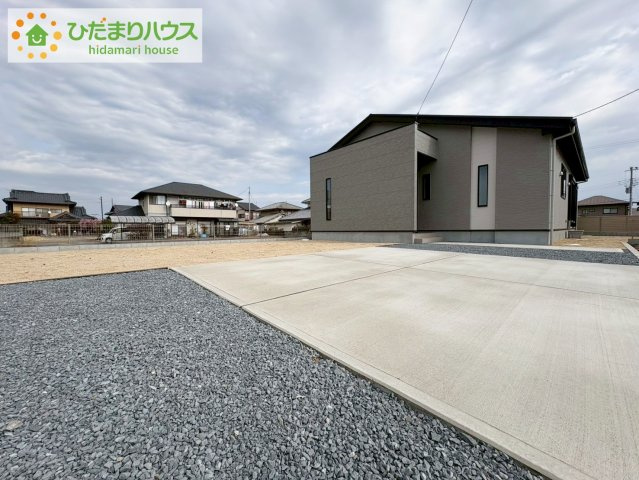 日立市東金沢町9期　新築戸建　2号棟の駐車場|マイホームなら駐車場代がかかりません。しかも、自宅の駐車場で洗車ができます！今までコイン洗車に行っていた手間も省けて、節約にもつながります(^^♪