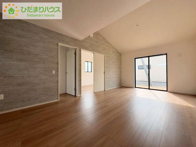 日立市東金沢町9期　新築戸建　2号棟の居間・リビング|お子様が元気に遊べる広々としたリビングです。