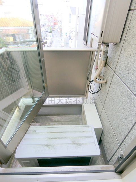 トライアングル蒲田のバルコニー|バルコニー？室外機置場