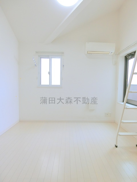 トライアングル蒲田の居間・リビング|洋室