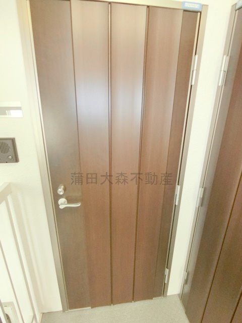 トライアングル蒲田の玄関