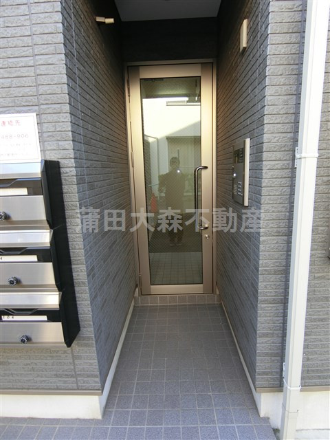 トライアングル蒲田のエントランス