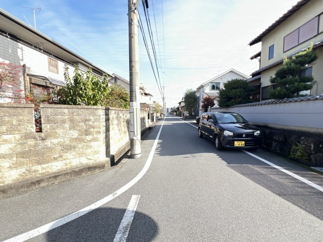 橿原市白橿町１丁目　の前面道路含む現地写真