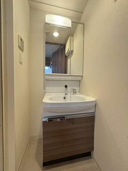 プレサンス上前津プレスの独立洗面台