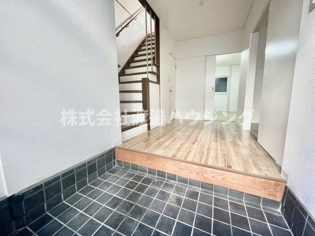 稲津町2丁目戸建ての玄関