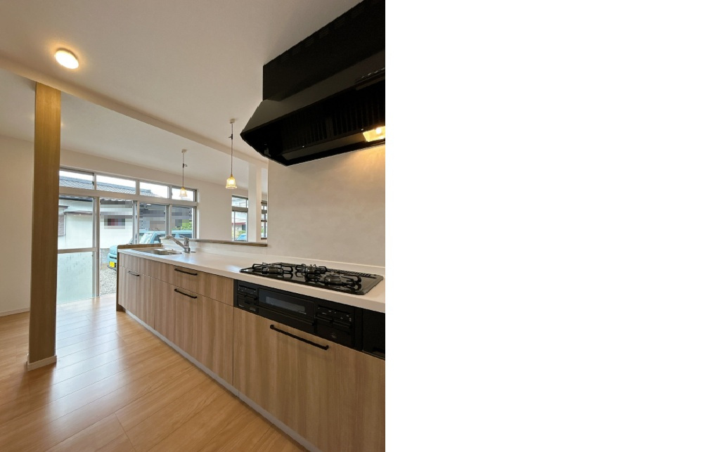 八代市海士江町中古戸建てのキッチン