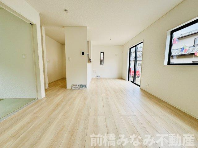 前橋市茂木町第4　限定1棟　クレイドルガーデン　新築建売の居間・リビング|こちらのリビングで趣味の時間をお楽しみください