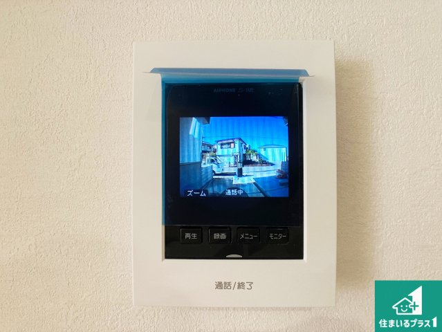 明石市太寺天王町　第1期　新築一戸建ての防犯設備|カラーモニターインターホン！声だけでなく来訪者の姿や顔がモニターで確認できるので、小さなお子様がいらっしゃるご家庭でも安心できます！