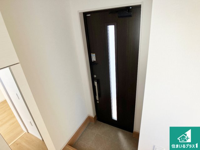 明石市太寺天王町　第1期　新築一戸建ての玄関|シューズボックスにはたくさんの靴が収納できるので玄関周りはいつもスッキリ！ご家族が増えても安心！