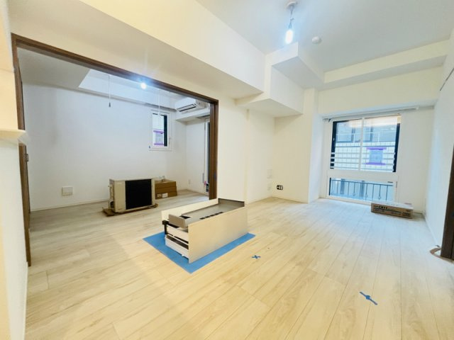 THE MAYFAIRの居間・リビング|ゆったりとした居間です