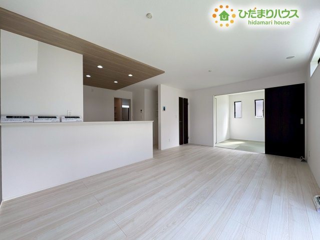 熊谷市肥塚　新築一戸建て　グラファーレ　01の居間・リビング