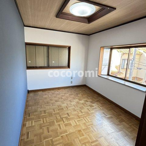 川勝町車庫付き戸建ての内装