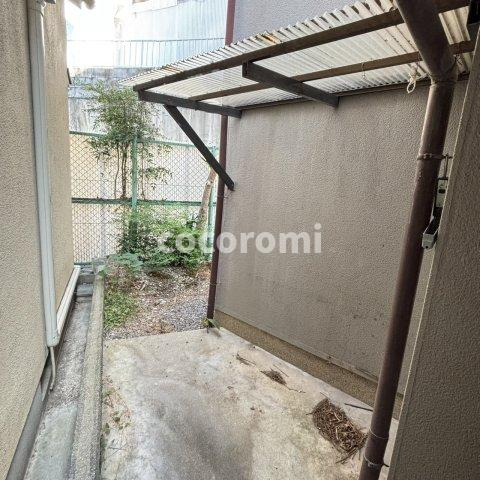 川勝町車庫付き戸建てのエントランス