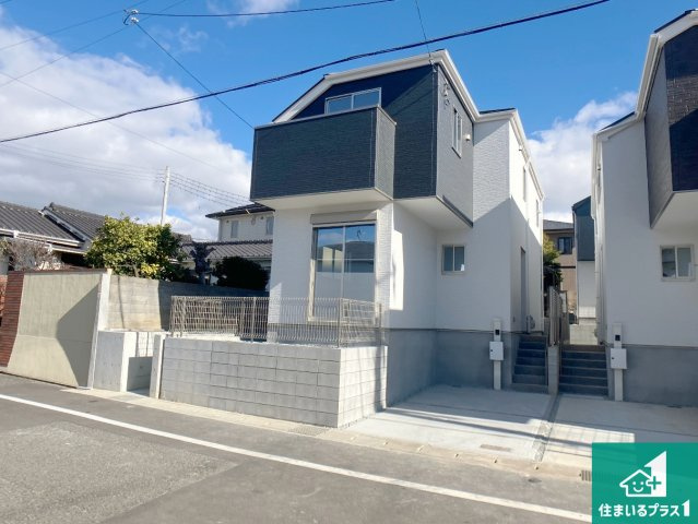 明石市太寺天王町　第1期　新築一戸建ての外観|安心の10年保証！外観を美しく保ち、雨水で汚れを落とします！気になることがありましたら、お気軽にお問い合わせください！シンプルなトイレは落ち着く空間！お手入れも簡単です！