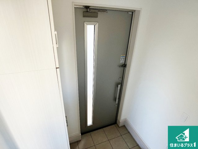 明石市太寺天王町　第1期　新築一戸建ての玄関|シューズボックスにはたくさんの靴が収納できるので玄関周りはいつもスッキリ！ご家族が増えても安心！