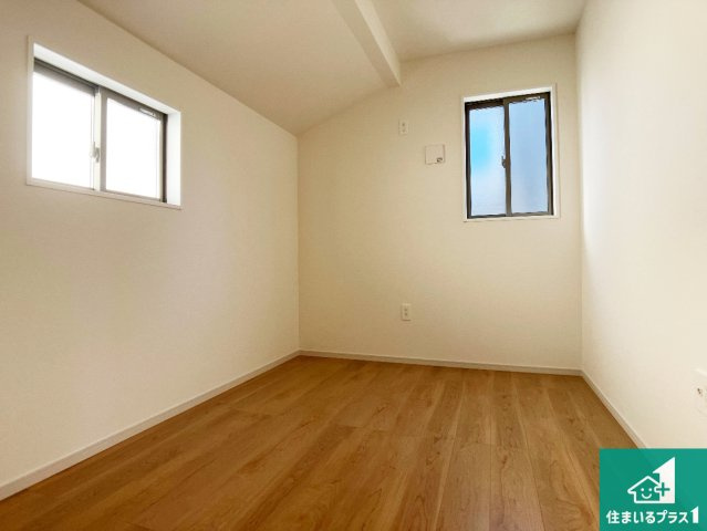 明石市太寺天王町　第1期　新築一戸建ての洋室|シンプルな洋室は、自分好みのインテリアが楽しめます♪ご家族とインテリアや家具を選びに行くのは新築購入時の醍醐味の一つです。ぜひお楽しみください♪