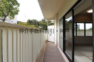 【バルコニー】 | 須磨パークヒルズC棟　仲介手数料割引！ | 暖かな日差しのふりそそぐバルコニー