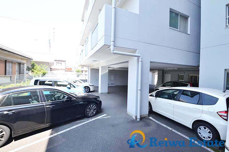 シャルマンコーポ茅ヶ崎の駐車場