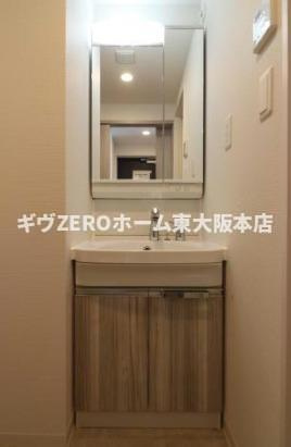 ソルテラス阿波座ウィズの洗面所