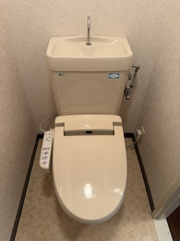 ホーユウパレス大町のトイレ|温水洗浄便座