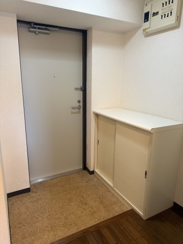 ホーユウパレス大町の玄関