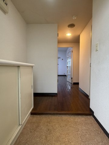 ホーユウパレス大町の玄関